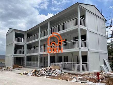Xinjiang dormitory detachable container house project: a warm home on the Gobi Desert